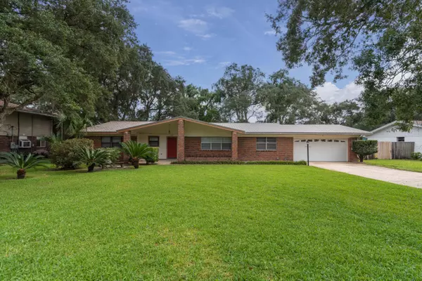 207 Country Club Road, Shalimar, FL 32579