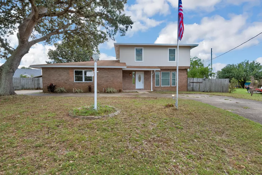 1007 Blvd De La Parisienne, Mary Esther, FL 32569