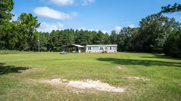 4488 Creek Road, Vernon, FL 32462