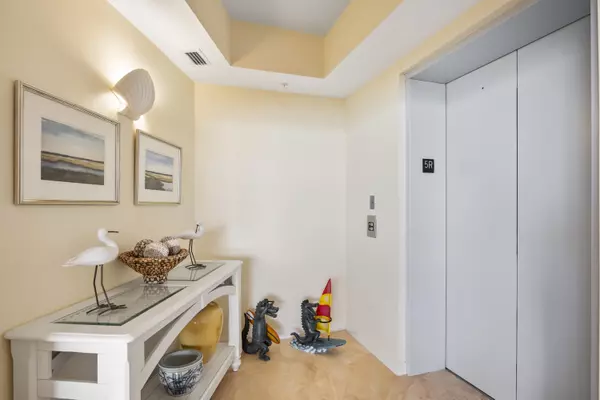 Destin, FL 32541,15200 Emerald Coast Parkway  #UNIT 504