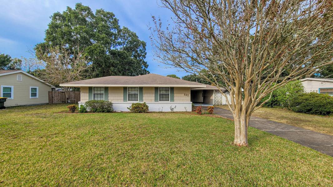 227 NW Moriarty Street, Fort Walton Beach, FL 32548