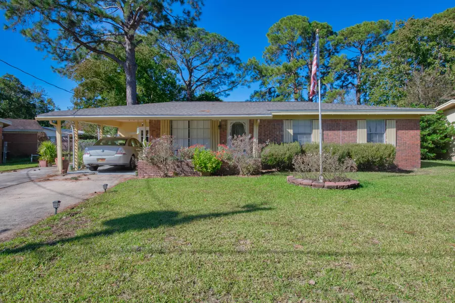 233 SW Deluna Road, Fort Walton Beach, FL 32548