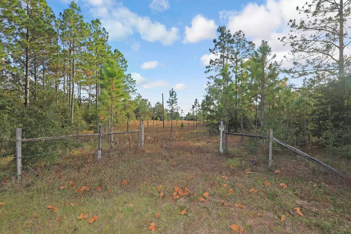 Milton, FL 32583,9449 Redland Road