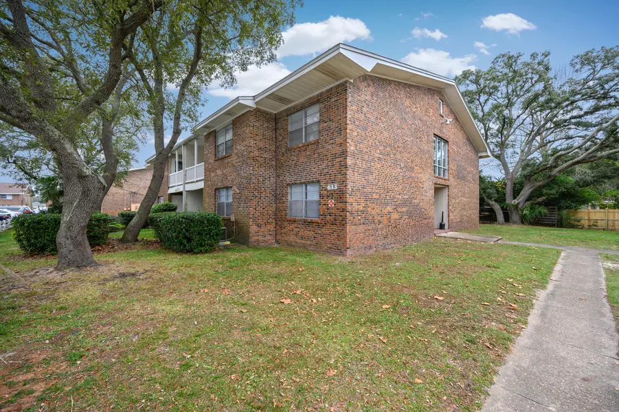 613 Colonial Drive  #APT 5, Fort Walton Beach, FL 32547