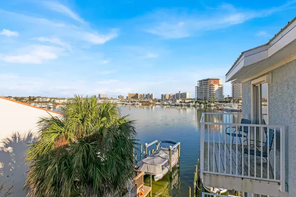 22 Moreno Point Road  #15, Destin, FL 32541