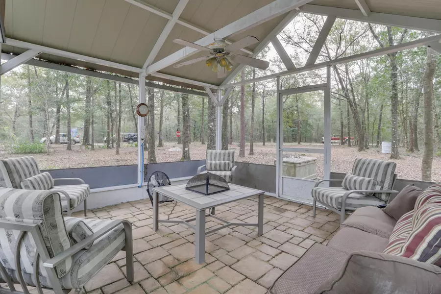 189 Creekside Lane, Defuniak Springs, FL 32433