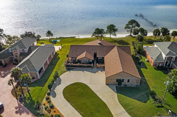 Navarre, FL 32566,1833 Navarre Sound Circle