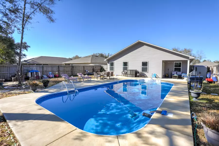 5673 Peach Drive, Pace, FL 32571