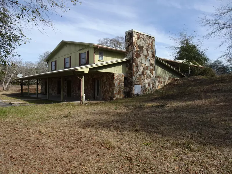 5886 N State Highway 83, Defuniak Springs, FL 32433