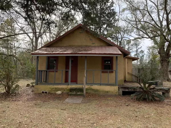 2825 Pioneer Road, Vernon, FL 32462