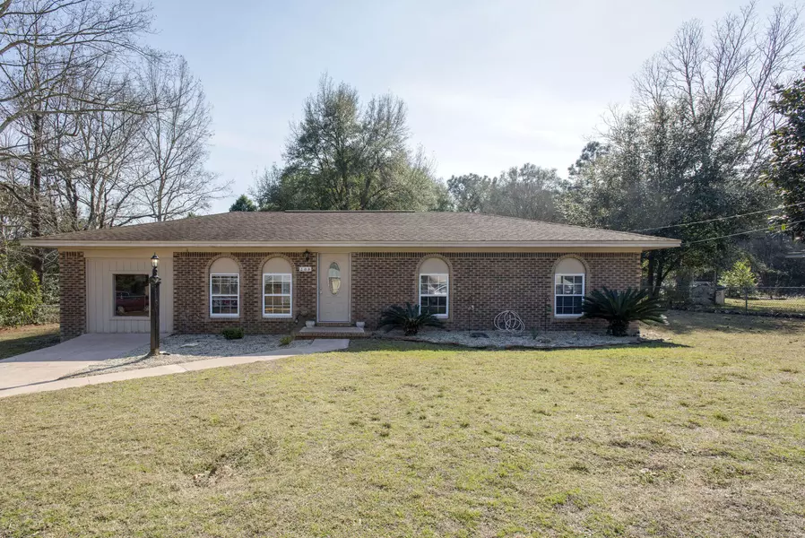 208 Forrest Parkway, Crestview, FL 32539