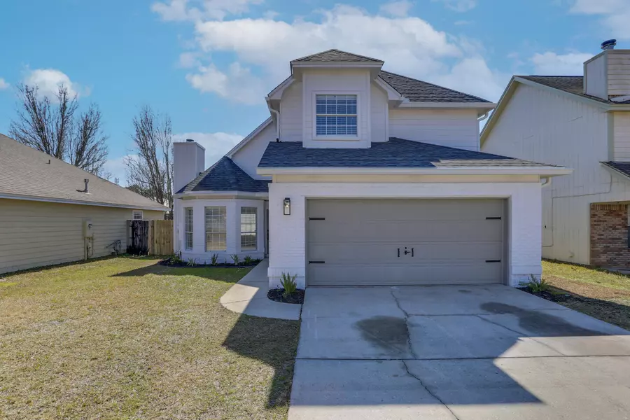 1860 Whispering Oaks Lane, Fort Walton Beach, FL 32547