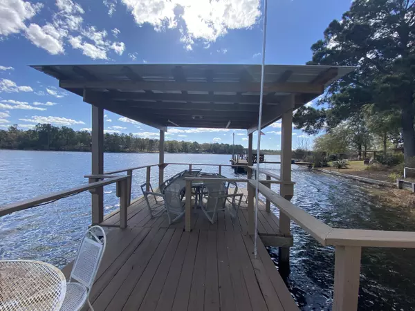 Defuniak Springs, FL 32433,978 Juniper Lake Drive