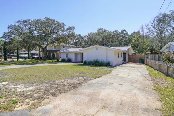 Shalimar, FL 32579,5 Dogwood Drive