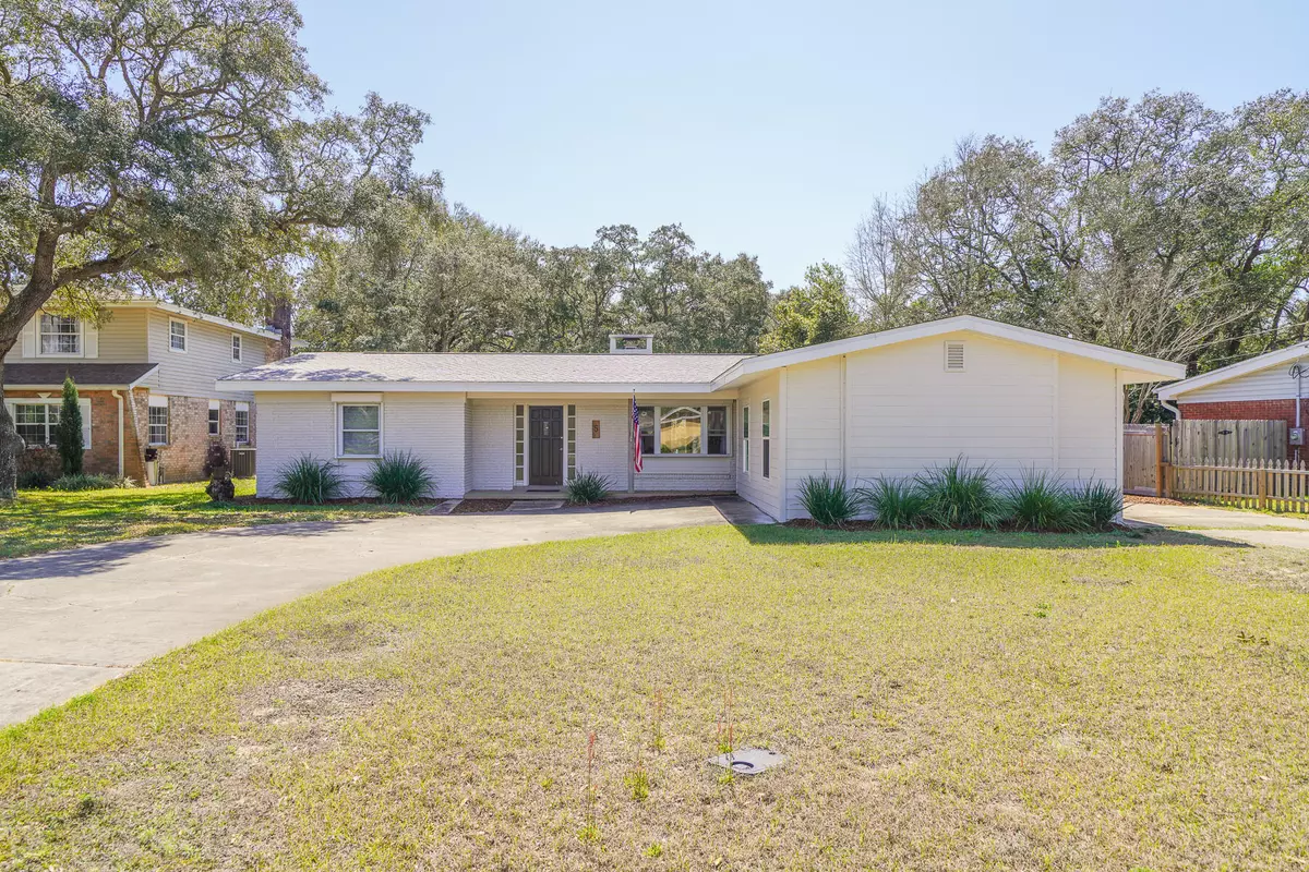 Shalimar, FL 32579,5 Dogwood Drive