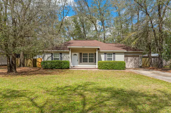 573 Third Avenue, Holt, FL 32564