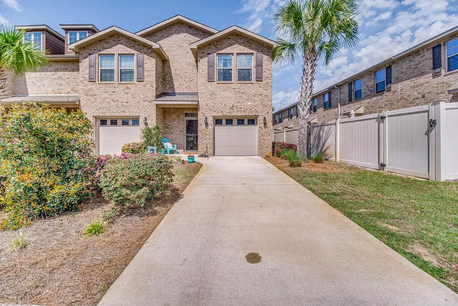 8812 Brown Pelican Circle, Navarre, FL 32566