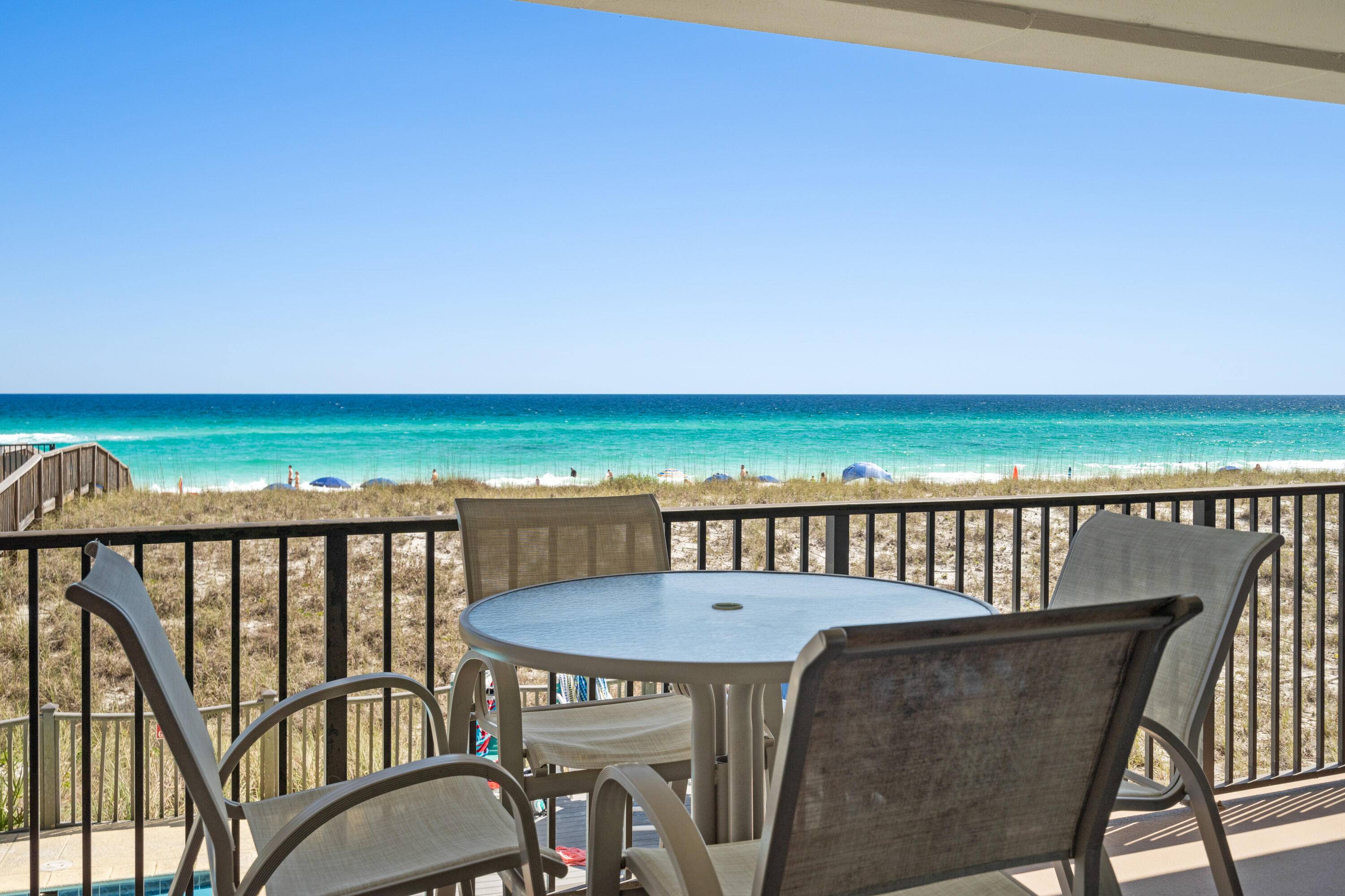 8245 Gulf Boulevard  #APT 106, Navarre, FL 32566
