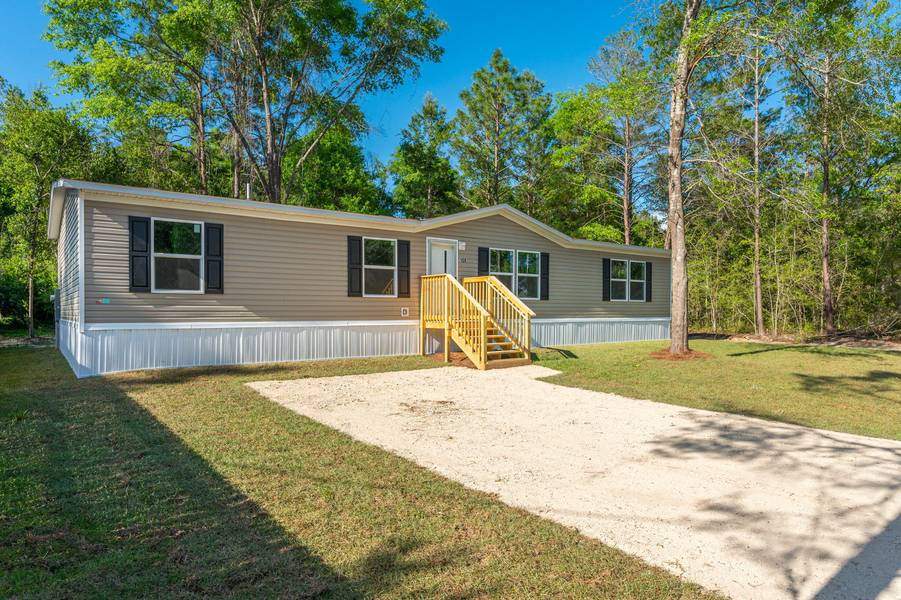 108 W Crocus Avenue, Defuniak Springs, FL 32433