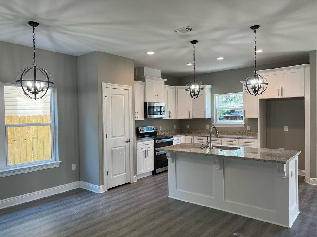 2348 Hadleigh Hills Court, Navarre, FL 32566