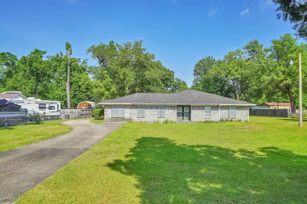 8446 Tippin Avenue, Pensacola, FL 32514