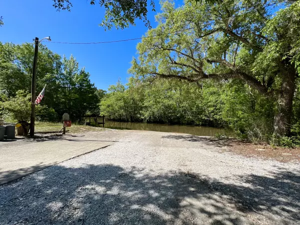 Ponce De Leon, FL 32455,000 Smokehouse Lake Road