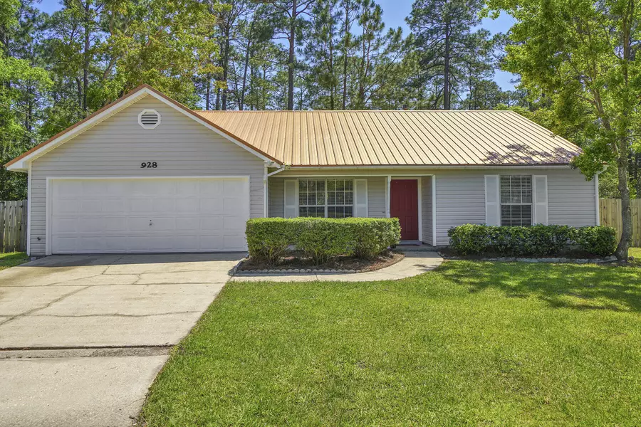 928 Meadow Lane, Fort Walton Beach, FL 32547