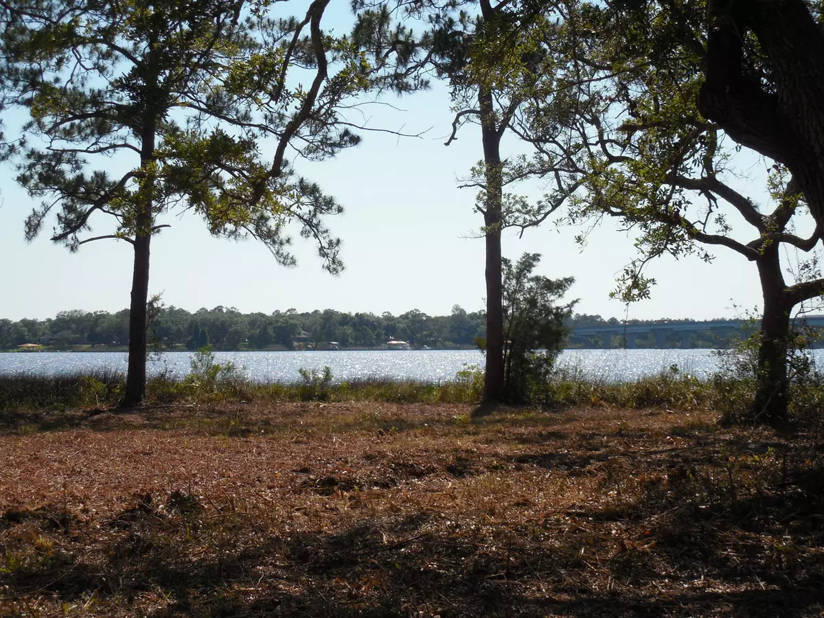 Milton, FL 32583,TBD Petersen Point Road  #Parcel 4