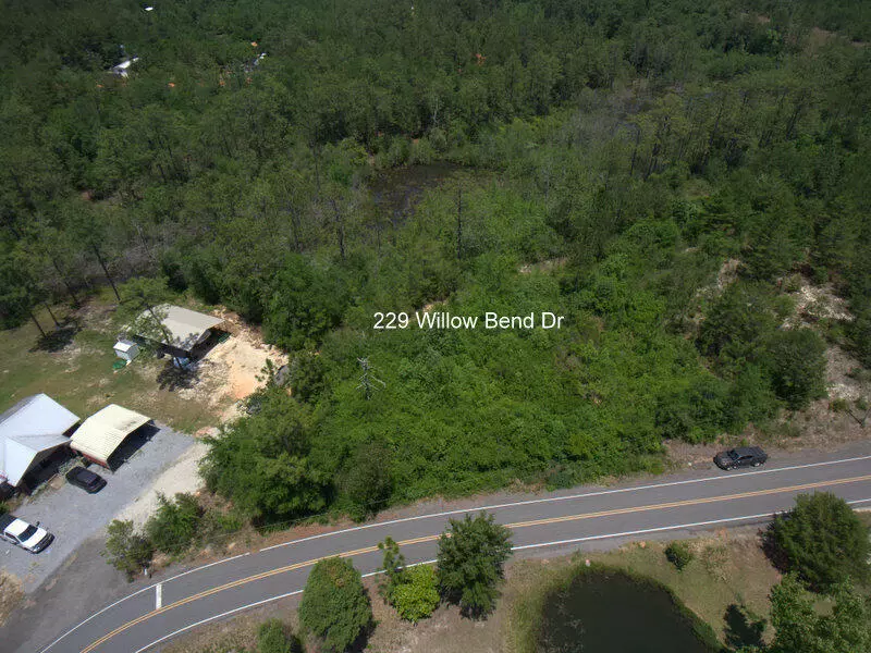 229 Willow Bend Drive, Defuniak Springs, FL 32433