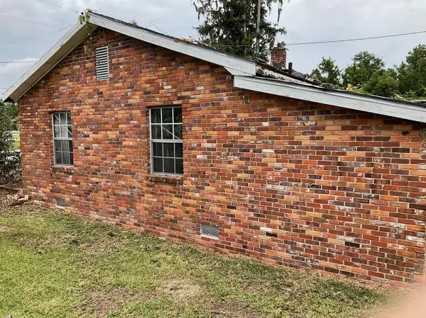 Wewahitchka, FL 32465,222 N 3rd Street