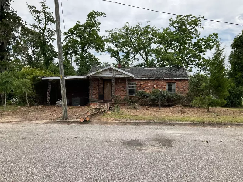 222 N 3rd Street, Wewahitchka, FL 32465