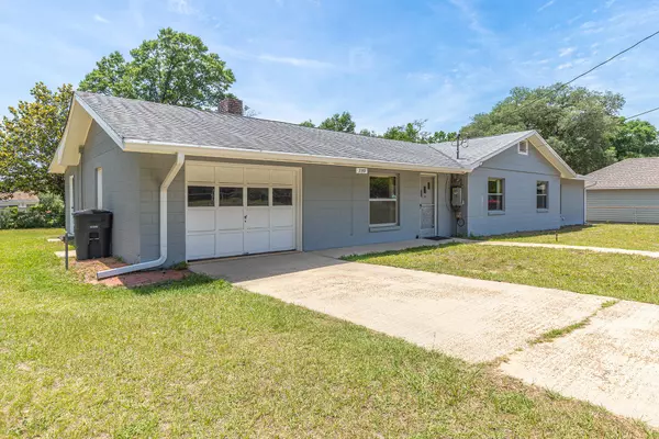 359 Okaloosa Avenue, Valparaiso, FL 32580