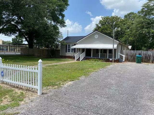 607 Alabama Street, Crestview, FL 32536