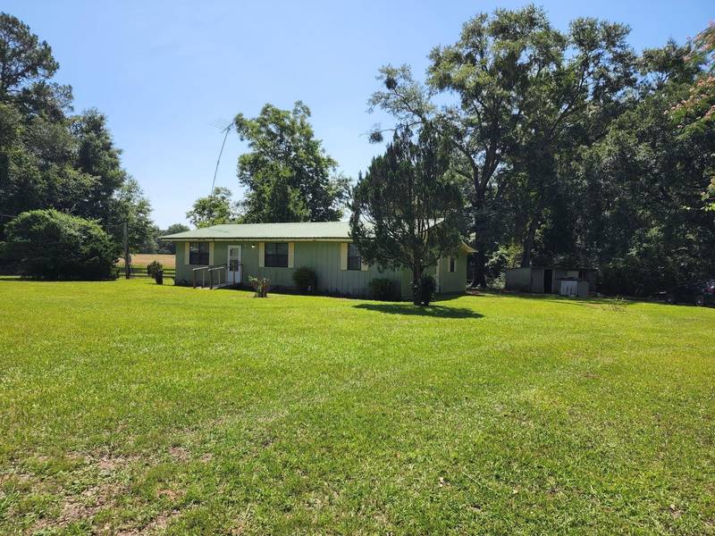 6136 ST HWY 2 E, Westville, FL 32464