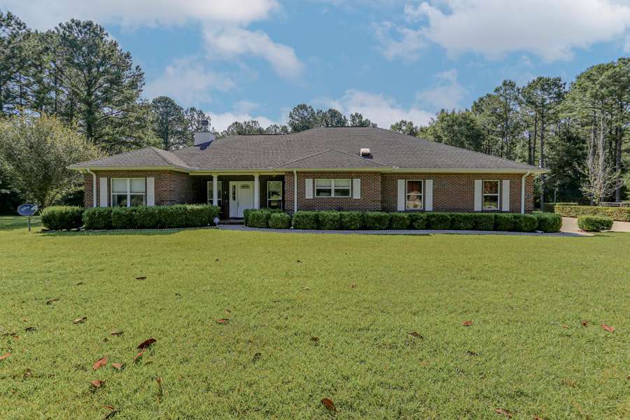 5467 Old River Road, Baker, FL 32531