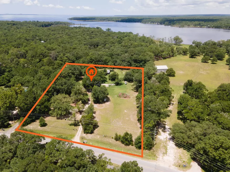 2000 W Bay Loop Road, Freeport, FL 32439