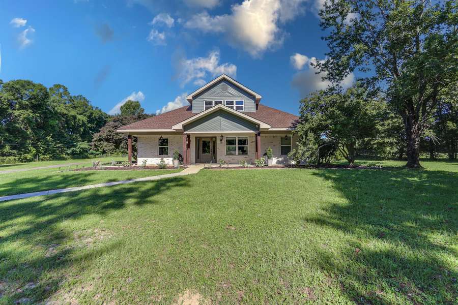 5916 Jack Stokes Road, Baker, FL 32531