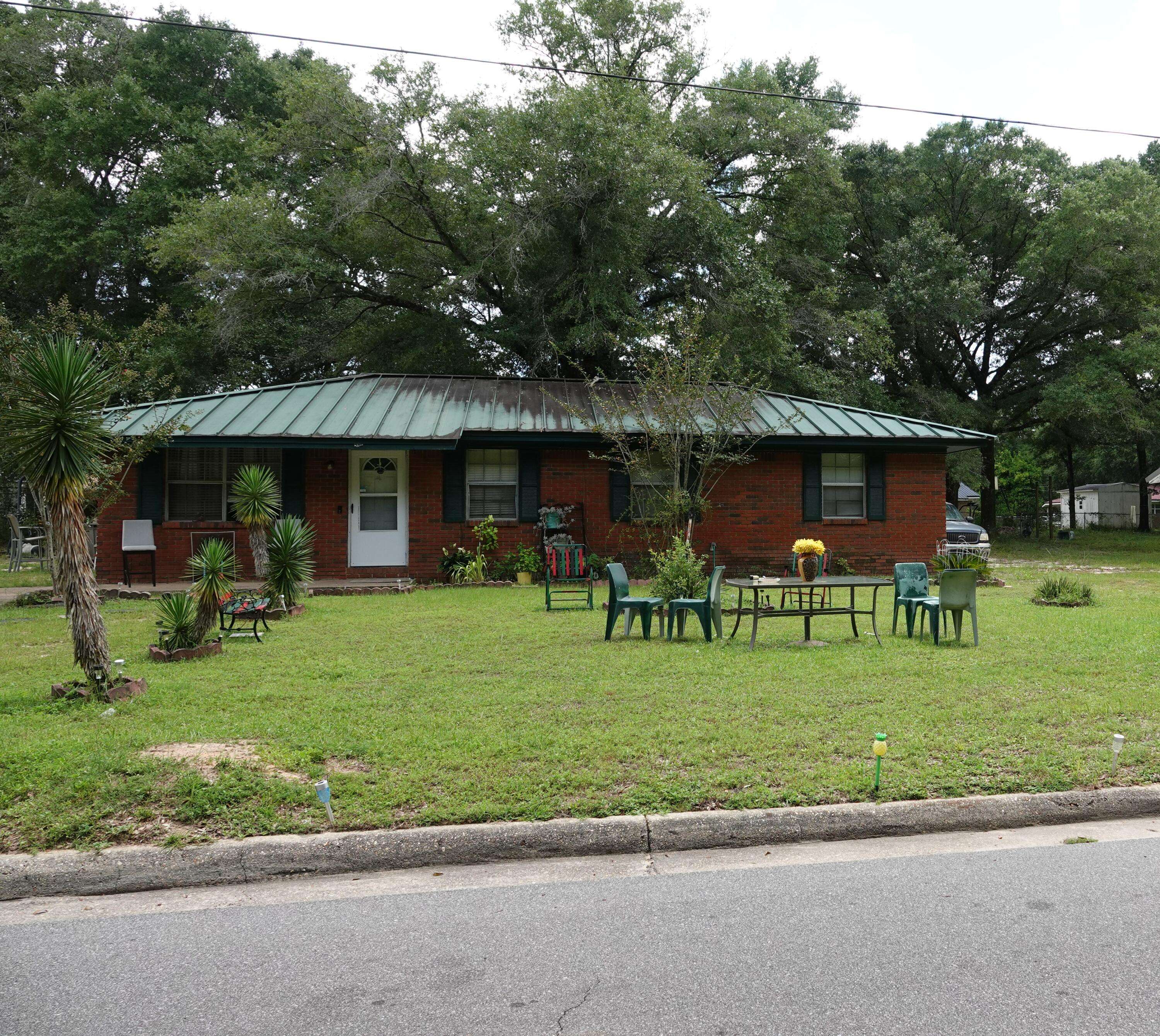 203 Grimes Avenue, Crestview, FL 32536