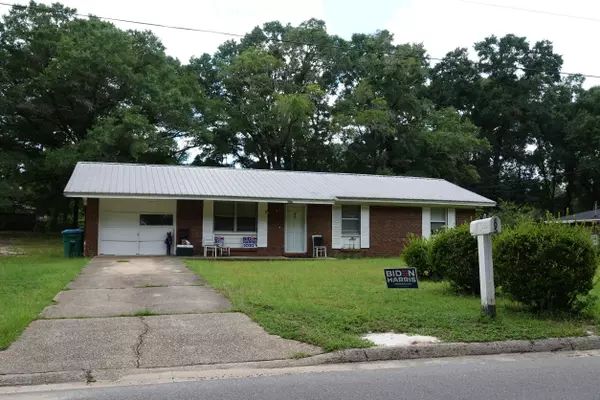 205 Grimes Avenue, Crestview, FL 32536