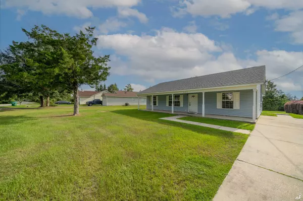 Marianna, FL 32448,2604 Mashburn Road