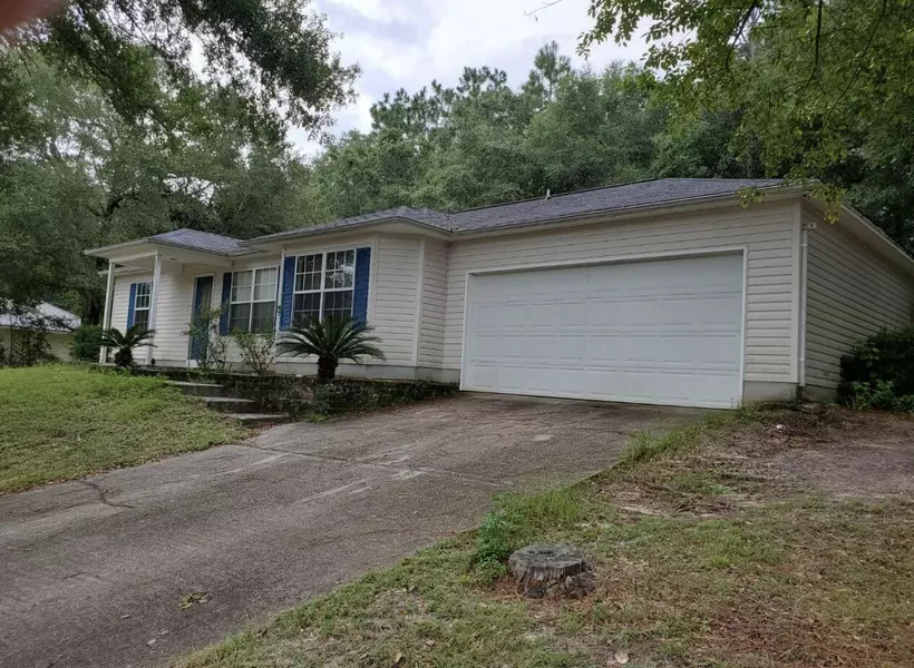 326 Lakeview Drive, Crestview, FL 32536