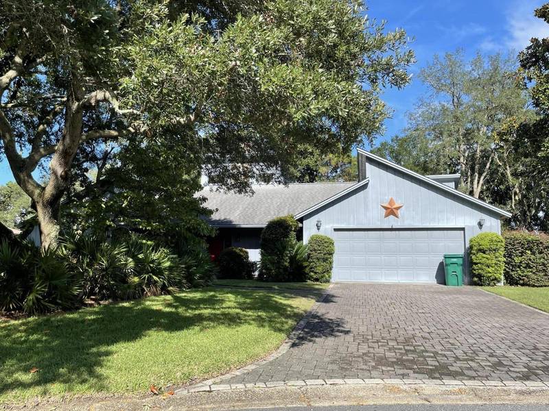 49 Lake Lorraine Circle, Shalimar, FL 32579