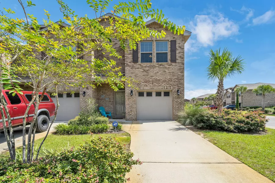 8778 Brown Pelican Circle, Navarre, FL 32566