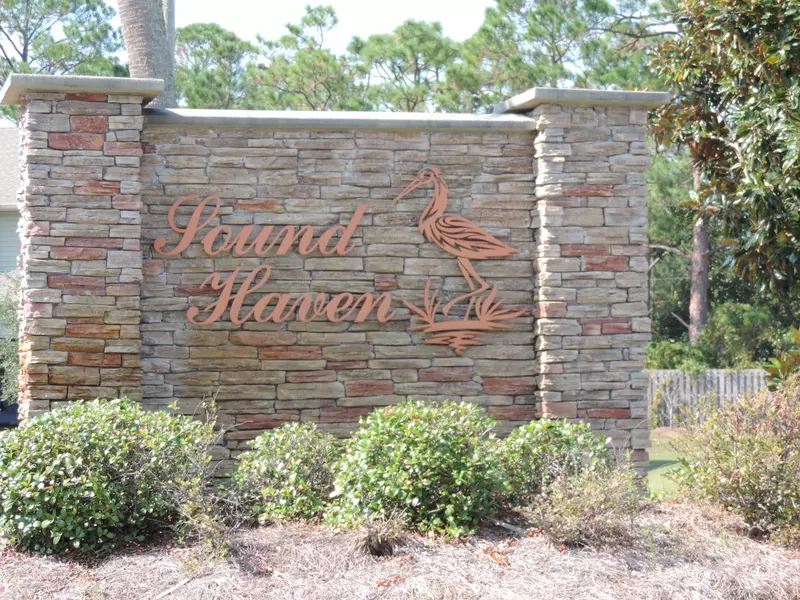 1736 Sound Haven Court, Navarre, FL 32566