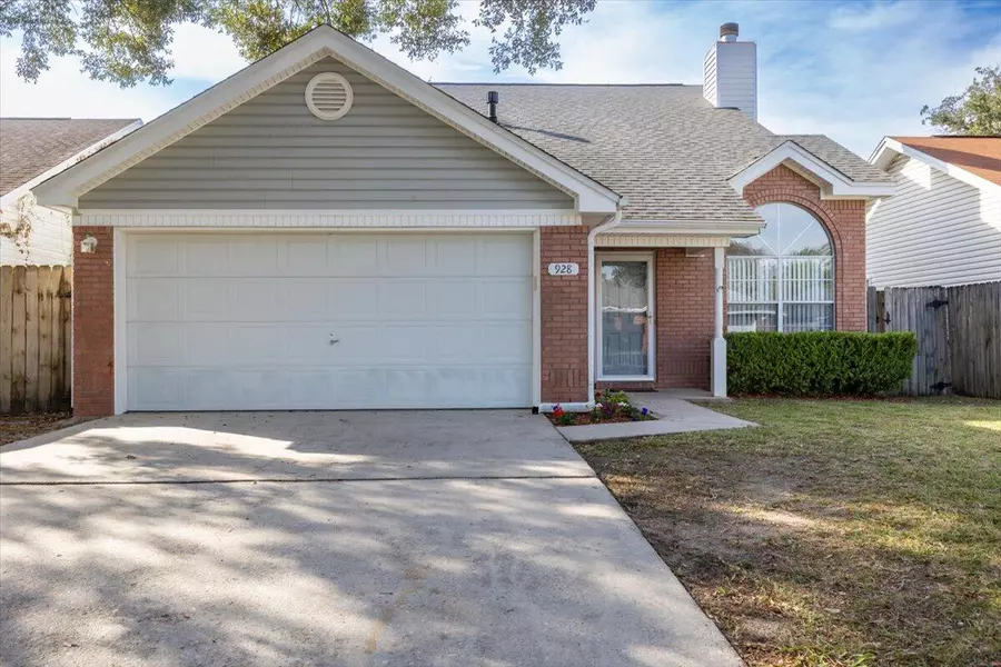 928 Village Lane, Fort Walton Beach, FL 32547