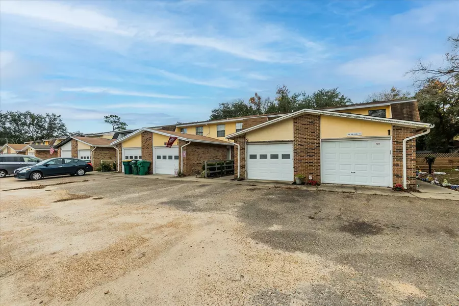 92 5Th Avenue  #UNIT 2, Shalimar, FL 32579