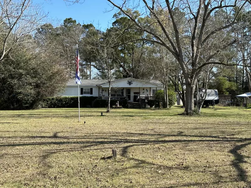 8440 County Highway 1087, Defuniak Springs, FL 32433