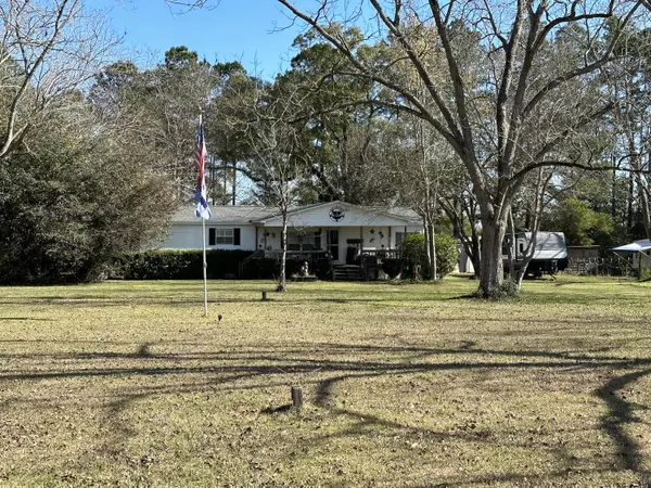 8440 County Highway 1087, Defuniak Springs, FL 32433