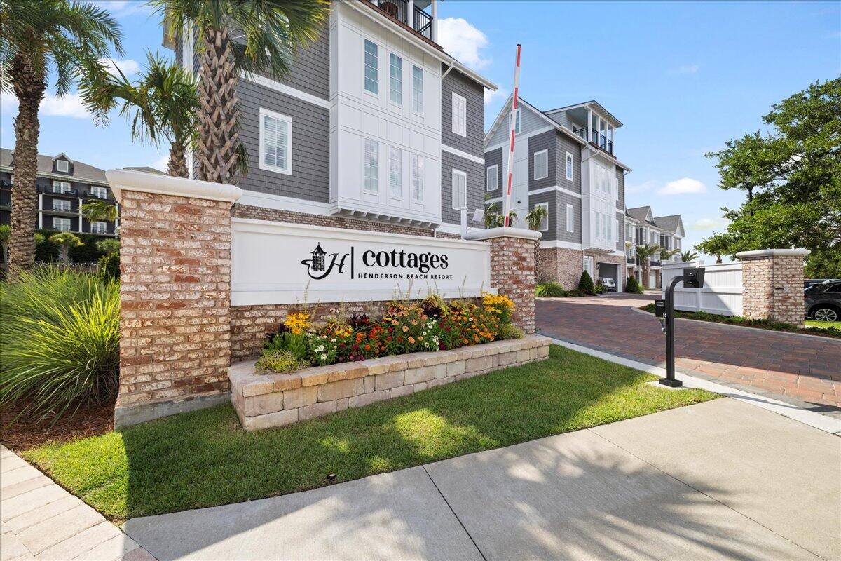418 Henderson Cottage Way, Destin, FL 32541