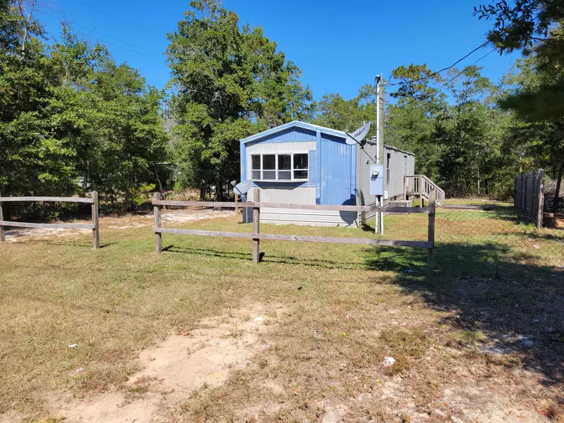 21 E Juniper Avenue, Mossy Head, FL 32434